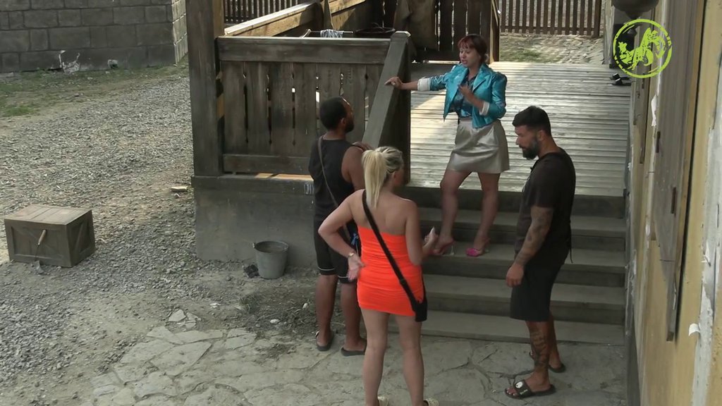 Nemaš talenta, ne znaš ni da pričaš: Barbi rastavila Pecu na proste činioce! Objasnila mu zašto je ZVEZDA i zbog čega je preko DESET GODINA na estradi (VIDEO)
