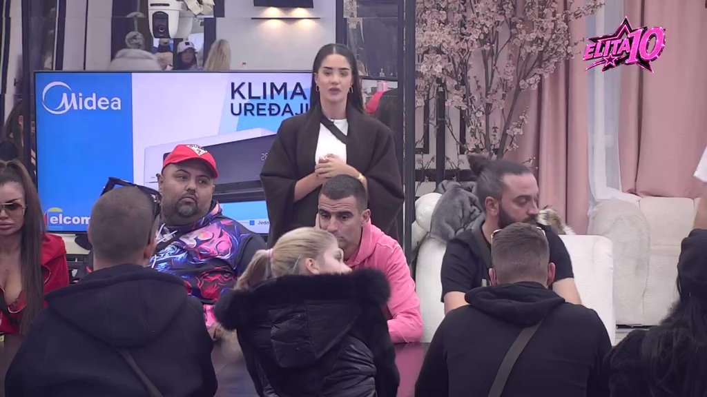 Njihovo mišljenje se čulo! Uroš ponovo vinuo Aneli u nebesa, pa Anđela otkrila pravu stranu Burekove ličnosti: On je u top tri... (VIDEO)