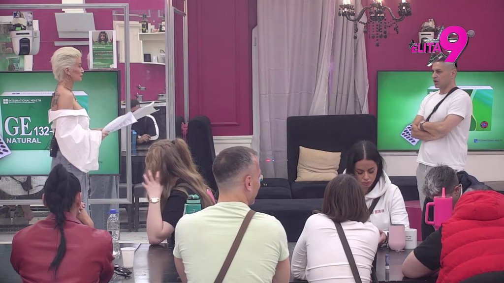 Ne degradira me ona... Bebica tone u sve veći mulj zbog Teodore Delić, iz ovoga nema povratka! (VIDEO)