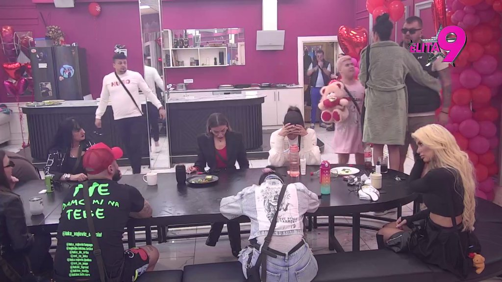 NJEMU TERAŠ INAT SA MNOM: Janjuš uhvatio Maju u 'akciji' provociranja Asmina, pa odbrusio! (VIDEO)