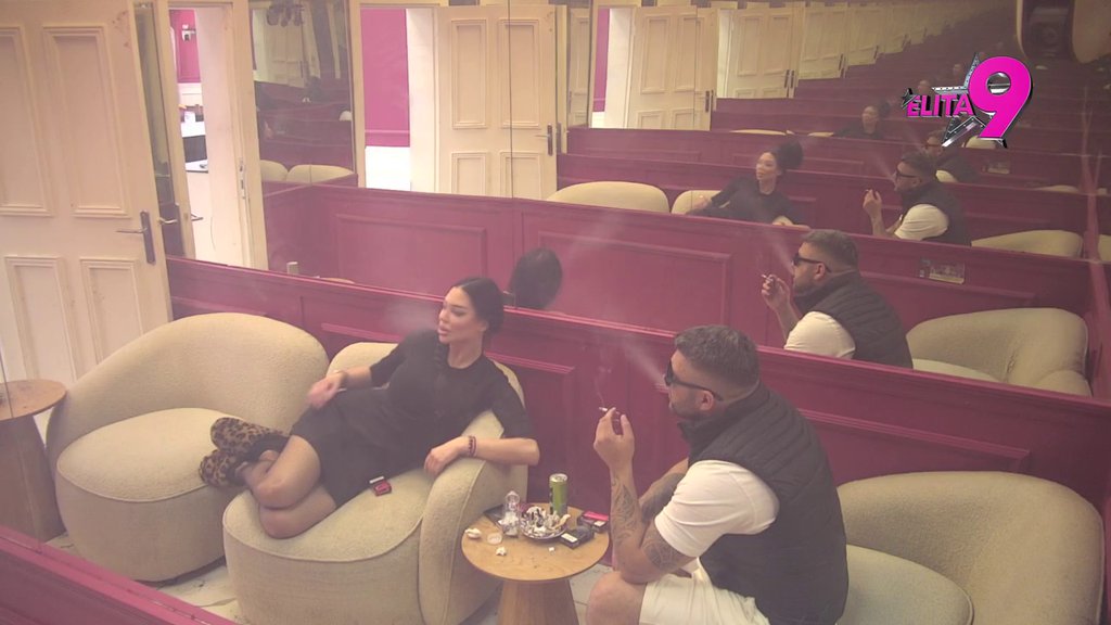 Alibaba potpisao smrtnu kaznu: Od danas sme samo da diše i gleda Maju, ona ga strpala u kavez! (VIDEO)