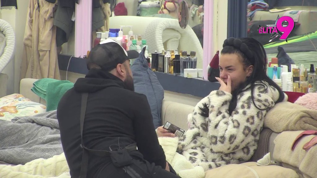 HOĆE DA GA ZGROMI! Anita nastavila da pravi dramu, Luki zabranila i da pomisli na sudbinske lisice sa Aneli! (VIDEO)