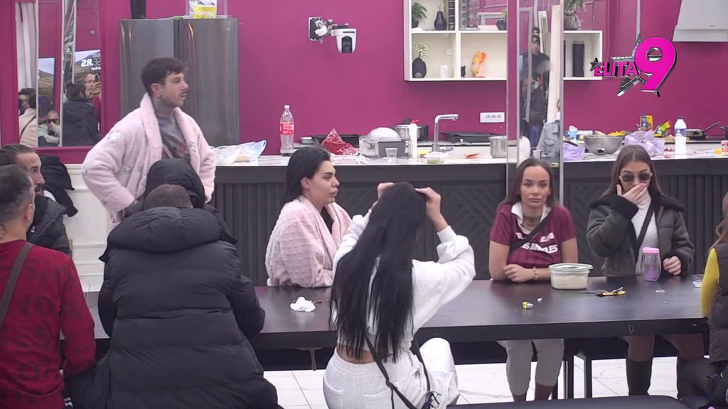 NESNOSAN SI ZA SLUŠATI: Kačavenda stavila Luku na pijedestal NAJNAPORNIJIH učesnika, Asmin ga potkačio: Umeš da budeš... (VIDEO)