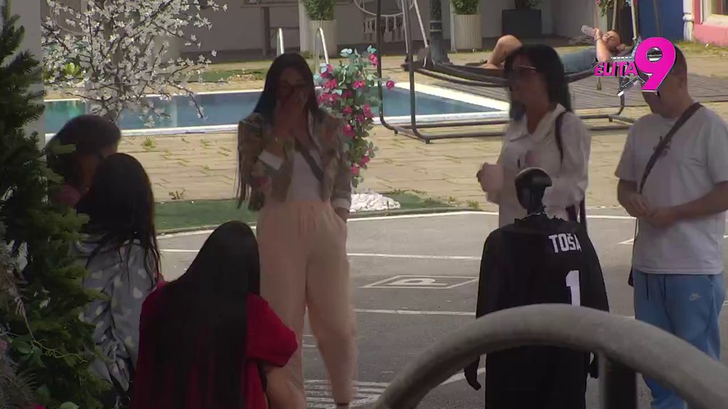 Dok joj Terza SPREMA DORUČAK, Sofija razmišlja o Danetu i njegovim poklonima: Sam se seti, ne mora ništa da traži! (VIDEO)