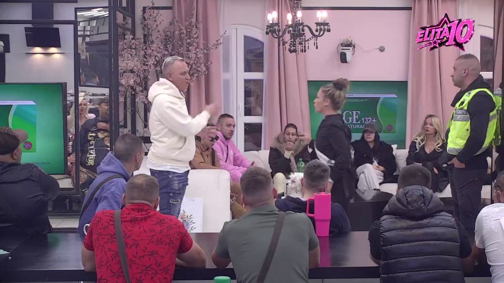Uvrede lete kao konfete! Car stavio Biljanin moral na stub srama, smatra da je nikakva majka: Imaš ćerku od petnaest godina koja gleda... (VIDEO)