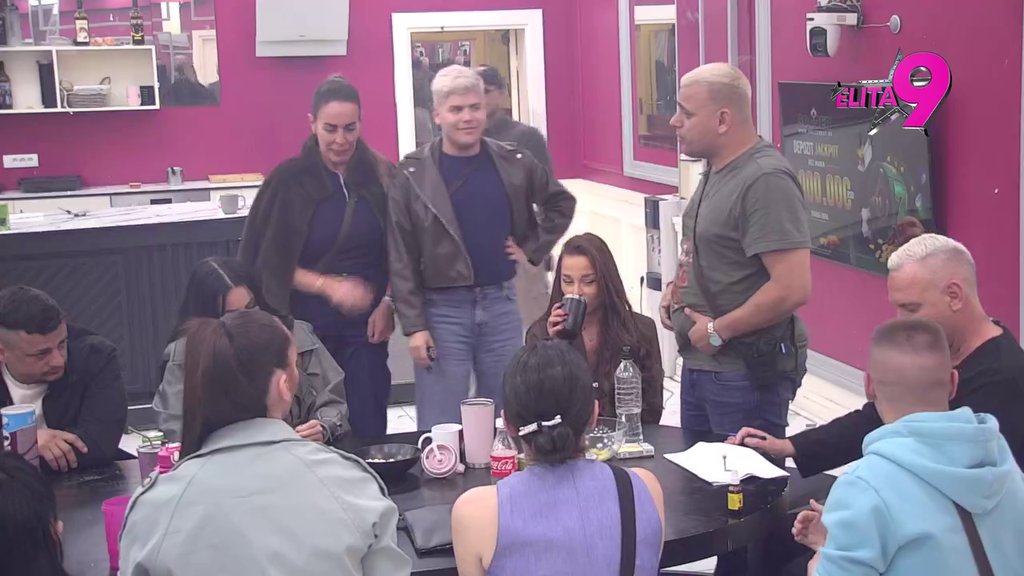 Tata mu je skinuo nevinost: Bukti nikad žešći rat Bore i Uroša! Uvrede pljušte kao lude, haos u Eliti (VIDEO)