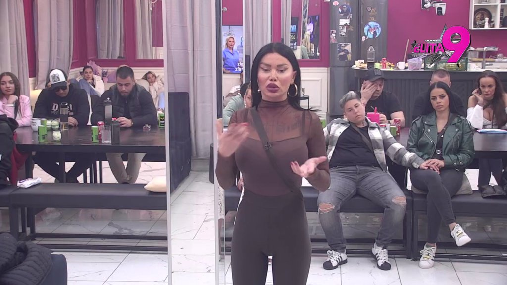 SA VRATA JE KRENULO LJUBLJENJE... Šok: Vanja do detalja prepričala odnos Janjuša i Kačavende, otkrila koliko puta su imali intimne odnose za jedno veče! (VIDEO)