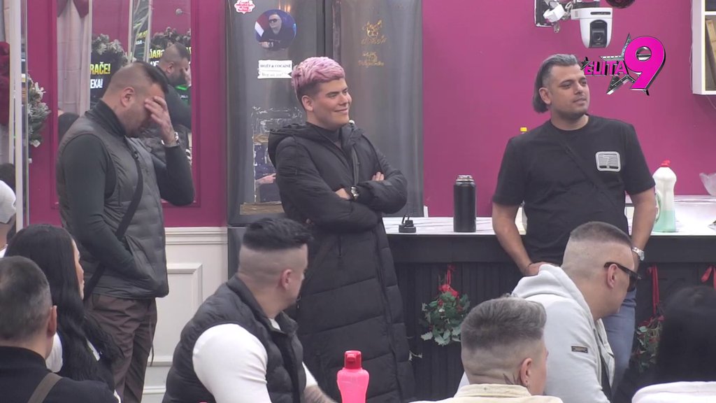 Obezbeđenje uletelo munjevitom brzinom: Bora totalno podivljao, izvređao i polio advokaticu kao nikad (VIDEO)