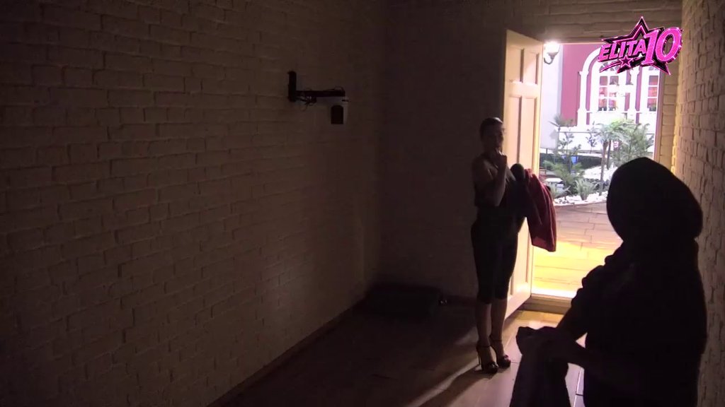 Udario restrikcije! Dača zabranio Lauri da ima intimne odnose na čaršafu njegove babe (VIDEO)