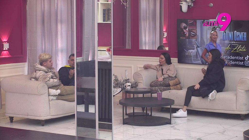 PROFESIONALAC! Jovana pevačica držala predavanje učesnicima o SVETSKOJ ŠOUBIZ SCENI, pola izmešala, ali njima nije smetalo! (VIDEO)