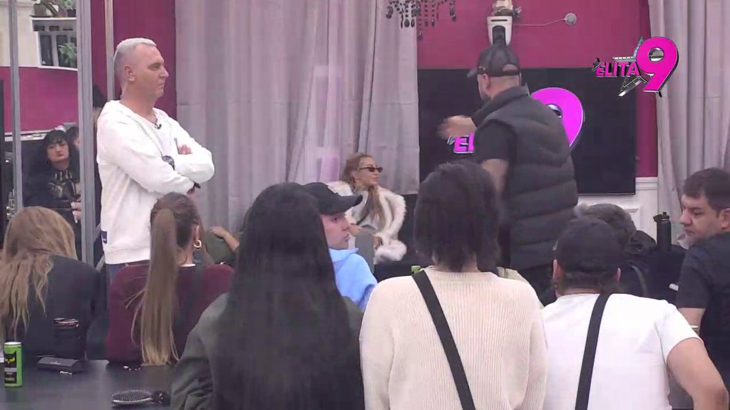 OD LJUBAVI DO MRŽNJE, NIT JE TANKA: Aneli i Luka nastavljaju sa gnusnim optužbama, on saznao da je proširila ŠOK priču među učesnicima! (VIDEO)