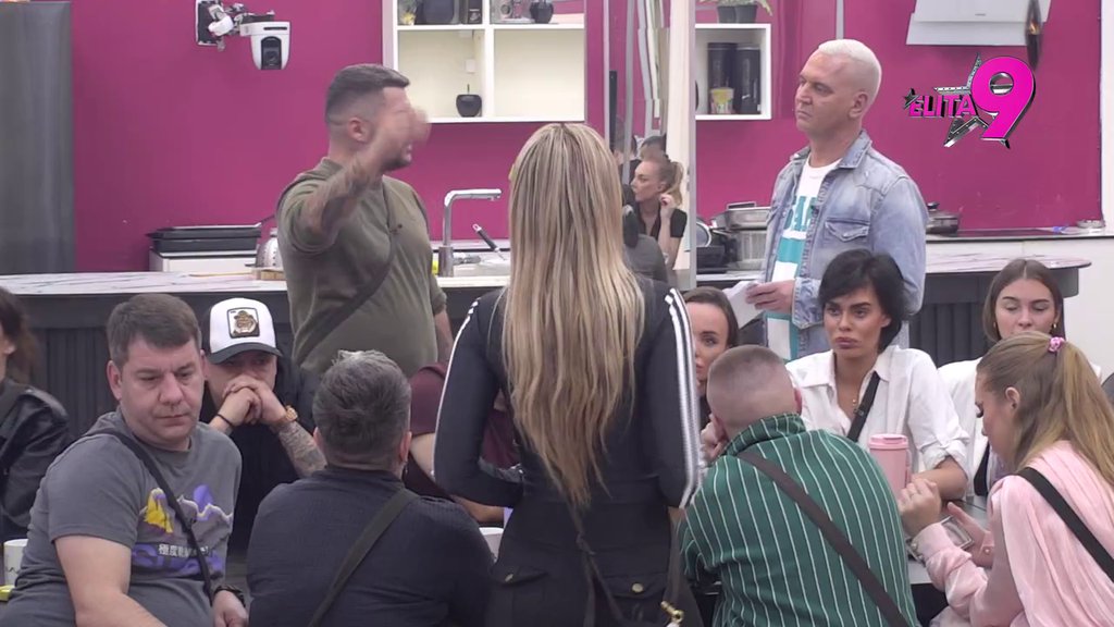 Ostavio si me kao kera i otišao u Ameriku: Aneli i Asmin OČI U OČI, izlazi sve na površinu, on je poziva da iznese dokaze: Neka se objavi jedna poruka gde sam joj napisao da je volim! (VIDEO)