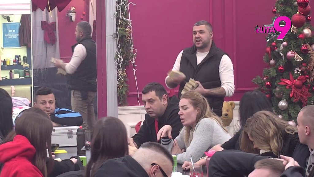 Dva šljama, unakazio vas je: Bukti nikad žešći rat Luke i Dače zbog Anite, urnišu se prozivkama! (VIDEO)