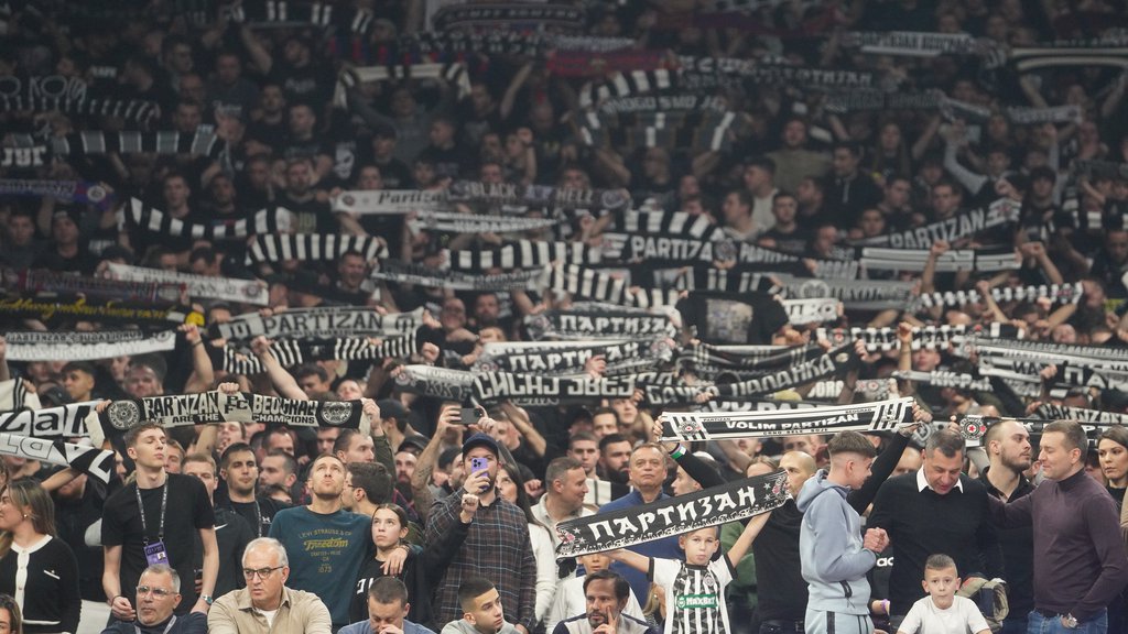 PARTIZAN SE OSAMOSTALIO NA ČELU ABA LIGE: Crno-beli čestitali Obradoviću rođendan pobedom protiv FMP-a!