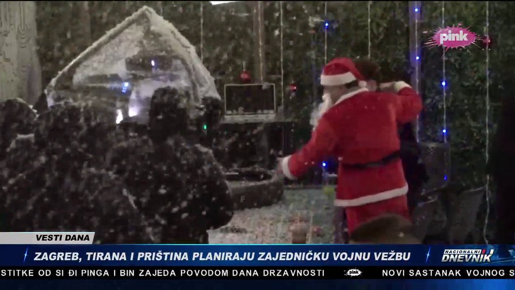 KOMEDIJA KAKVA DO SADA NIJE VIĐENA NA OVIM PROSTORIMA! Željko Mitrović sa neverovatnom glumačkom ekipom proslavio poslednju klapu NOVOG FILMA Apollon produkcije (FOTO)