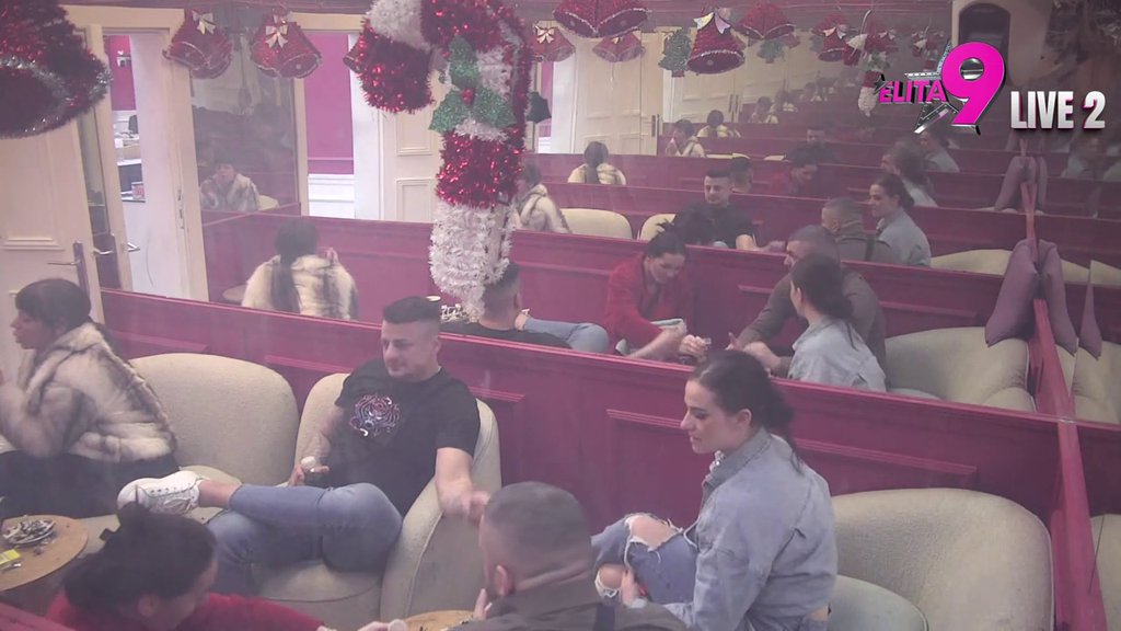 Sprema se vrela akcija!? Asmin pronašao način da odvuče Sandru u hotel, ona jedva dočekala (VIDEO)