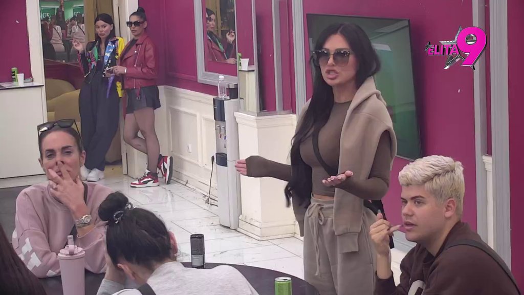 SKANDAL: Maja otkrila da je u telefonu Pece vijagre čitala intimne poruke sa Stanijom! HAOS (VIDEO)