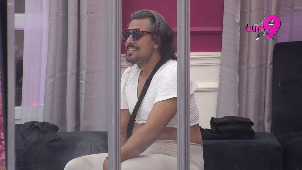 Pokušala da ga ponizi pred svima, ali uzalud: Jakšićka dokazala koliko je kvarna, Bori pukao film i postavio je na mesto očas posla! (VIDEO)