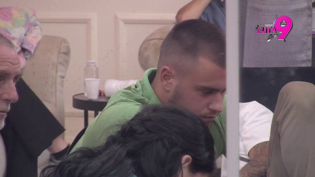 NE VOLIŠ NIKOGA I NE POŠTUJEŠ NIKOGA: Anđelo ispljunuo sve Mini u lice, Viktor besni zbog Mine, pljušte uvrede! (VIDEO)