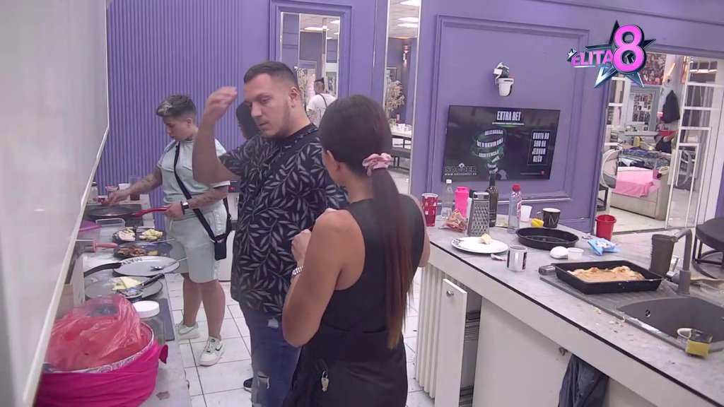 Smiruje strasti: Jelena pokušala da kupi Anđeli mir sa Gastozom! (VIDEO)