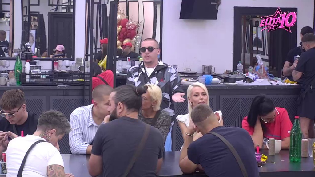 DAČA IZABRAO NAJVEĆE ULIZICE I NEULIZICE: Opleo po Aneli i Đukiću, a evo koga je nahvalio! (VIDEO)