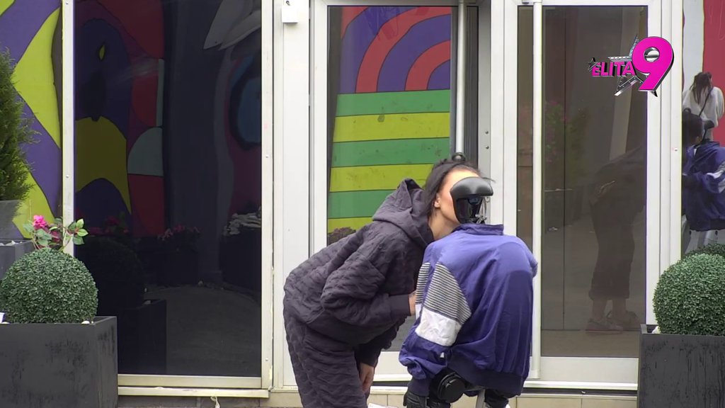 RASULA SE NA KOMADE: Anita priznala da je TIŠTI Anđelovo prebacivanje, otkrila da joj svaka njegova reč SLAMA SRCE, Toša rešio jednim gestom da joj popravi dan! (VIDEO)