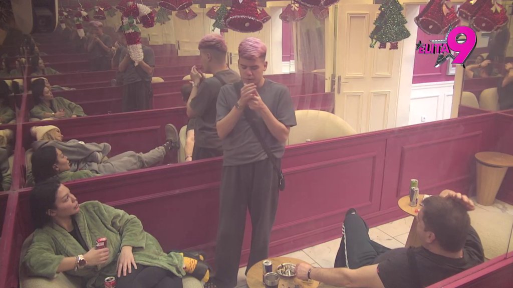 Formirala krizni štab: Vratila se stara Maja Marinković, okupila ljude da joj reše ljubavne jade sa Filipom! (VIDEO)