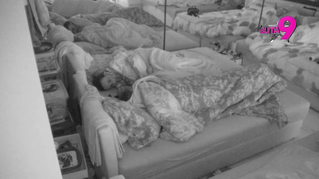 Ne mogu da pređem preko ovoga, jače je od mene: Teodora ne prestaje da šokira ponašanjem, Bebica joj sasuo sve u lice (VIDEO)