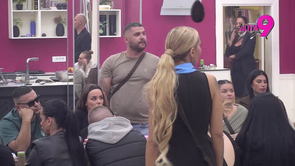 Nikad brutalniji okršaj Aneli i Alibabe: Izbacuju sav prljav veš, iz petnih žila urliču jedno na drugo! (VIDEO)