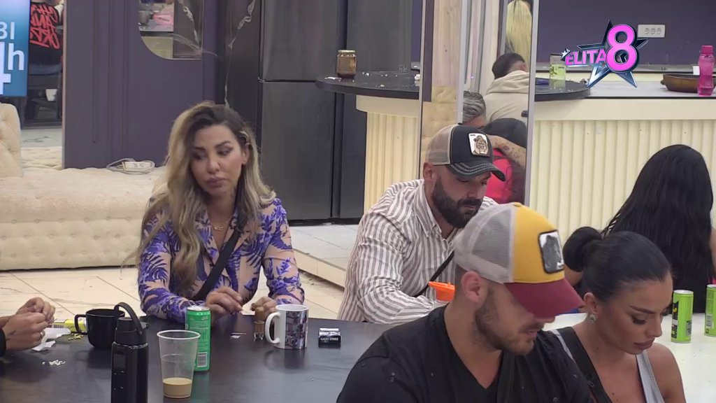 HAOS ZA STOLOM! Luka poručio Aneli da mu malo fali da PUKNE TIKVA, ona zarežala: Jao, izvini ŽRTVO MOJA (VIDEO)