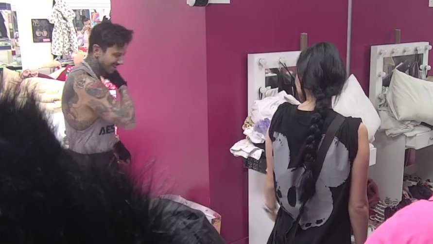 Kad si pijan pod jorganom, tad... Maja nastavlja da pecka Đukića, on ne dolazi sebi od cerekanja! (VIDEO)