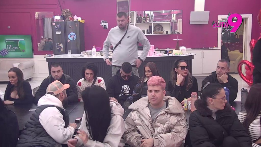 On je ponižen muškarac od 40 godina! Aneli ubeđena da Luka traži spas od Anite, Vujović se ovom rečenicom ponovo izblamirao! (VIDEO)