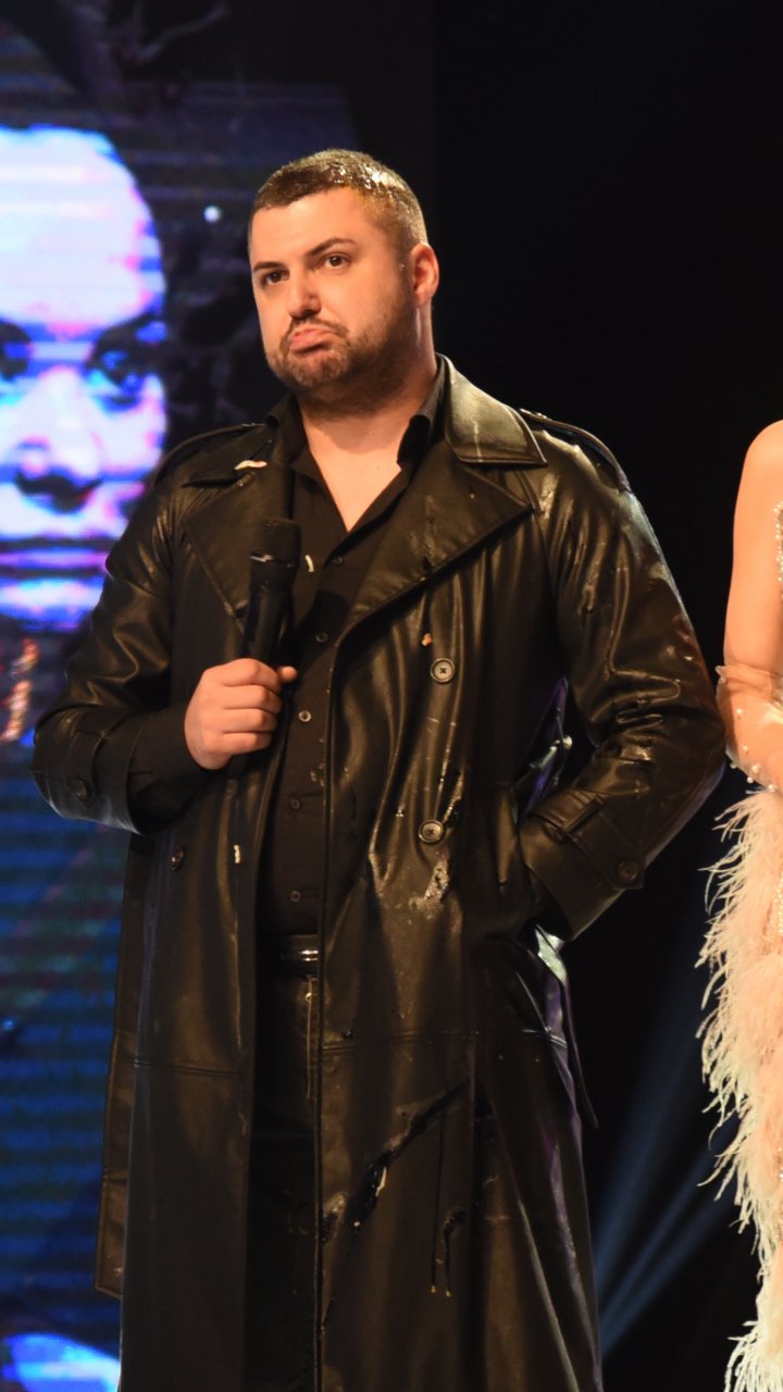 TO BI ZA NAS BILO VELIKO PONIŽENJE! Mustafa zbog Maje kivan na sina Asmina: Iskorišćava ga i manipuliše!