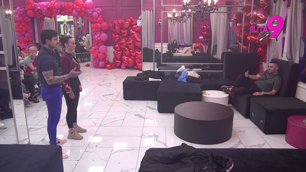 Informacije iz prve ruke: Filip otkrio kako je biti treći član veze Teodore i Bebice, analizirao njihove višečasovne svađe! (VIDEO)