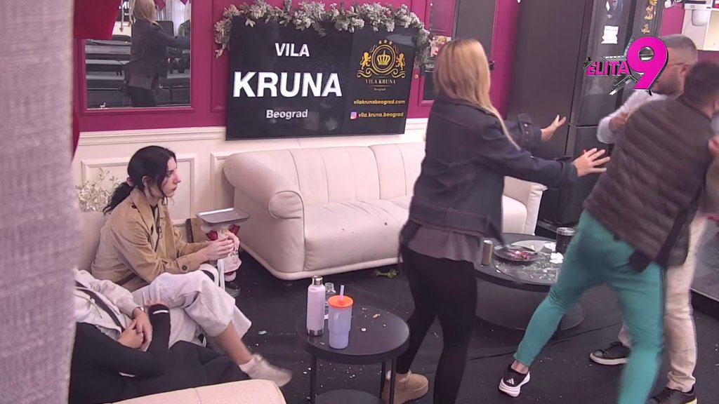 OBEZBEĐENJE U BELOJ KUĆI! Uroš spomenuo Mustafu Durdžića, Asminu pala roletna! (VIDEO)