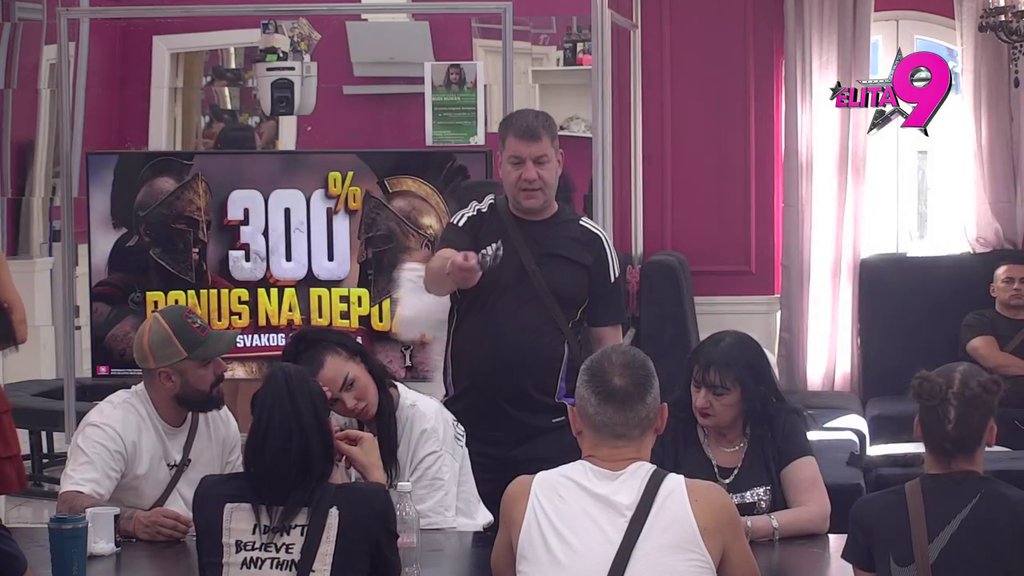Ja gluplju osobu u rijalitiju nisam video! Ivan ubeđen da je Dušica namerno UVALILA ROĐENU SESTRU, samo da se priča o njoj! (VIDEO)