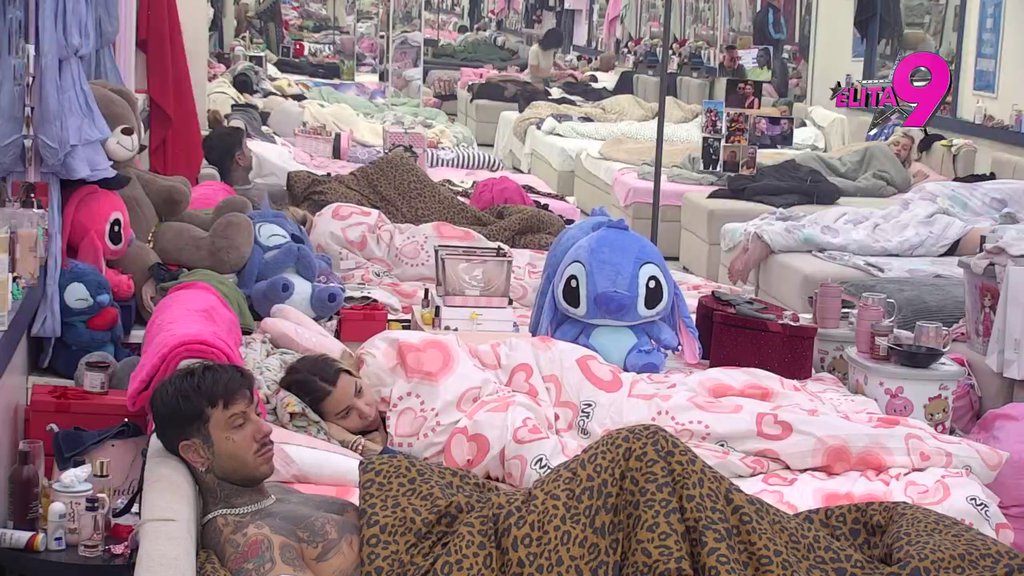 Vaskršnji dan u Eliti 9 počeo haosom! Veliki šef ih nije poštedeo ni danas, evo uz koji poznati hit ih je probudio! (VIDEO)