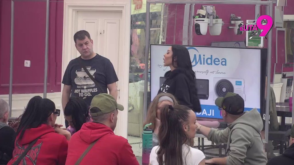 Taki te je upoznao sa Šarenim! Stanija otkrila da Maja ide redom i 'skuplja' njene bivše, mastermajnd je Marinkovićkin tata! (VIDEO)