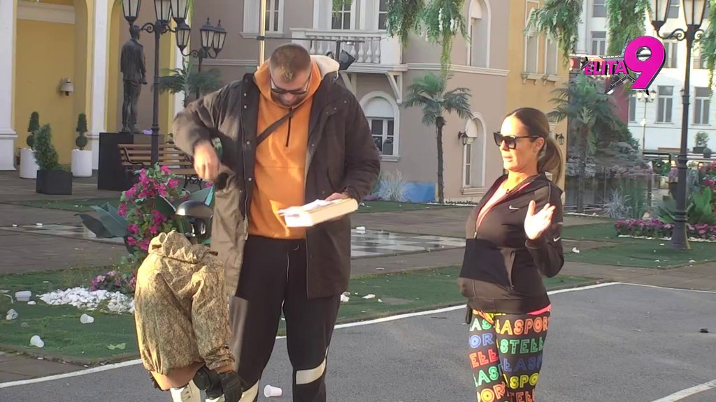 SAMO MI FALI DA MI NEKO BAJE! Janjuš upozorio Tošu, robot ubacio u petu brzinu i zbrisao! (VIDEO)