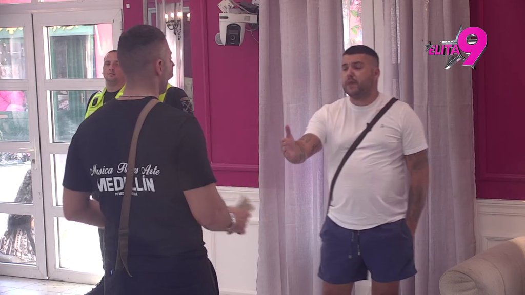 Asmin udario zabrane: Maji i Anđelu postavio uslove za druženje, ona manja od makovog zrna (VIDEO)