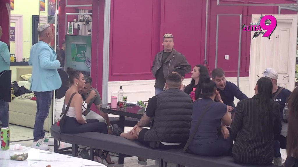 Hteli ste svadbu, a prevara se desila pet dana ranije: Takmičari proglasili Neria i Hanu folirantima, razapeli ih svim silama zbog glume! (VIDEO)