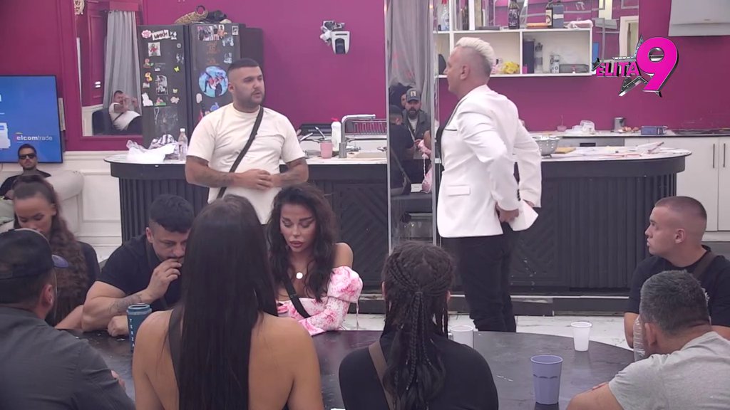 LAŽE, NA BOGA NE MISLI! Asmin progovorio o situaciji sa Stanijom ispred Odabranih: Nisam se nasmejao, samo sam se pomerio... (VIDEO)