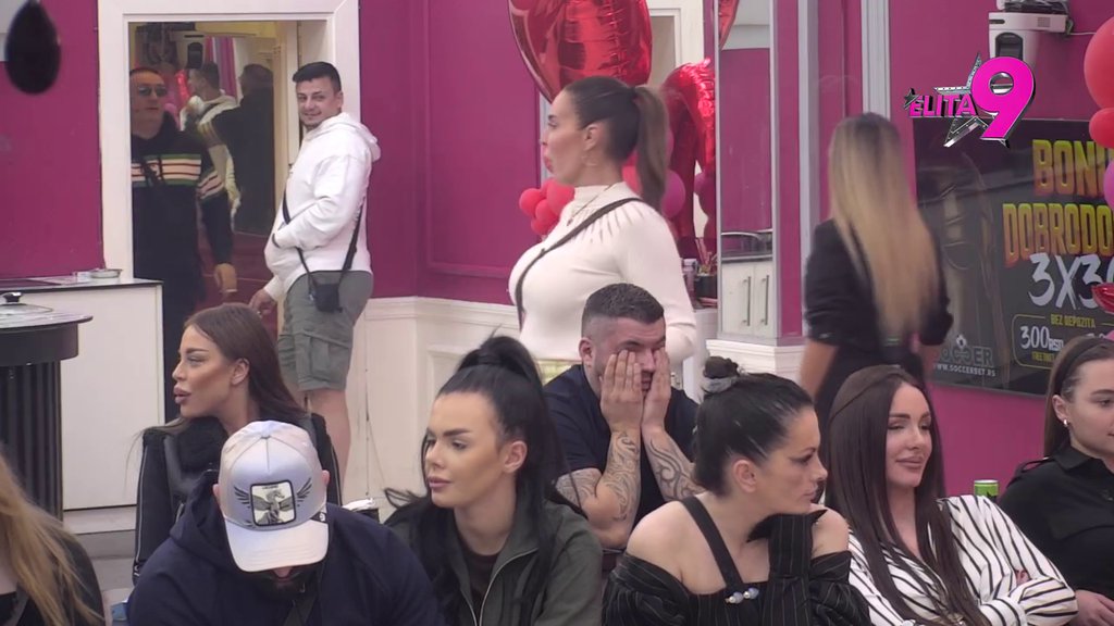 Vrlo je zaj*bana, ali... Miki cveta zbog odnosa sa Aneli, Kačavenda ga ponovo demolirala (VIDEO)