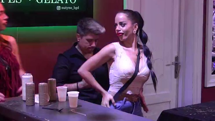 SADA JE I ZVANIČNO: Dragana počela da meša kukovima, Matora je brže-bolje ščepala i poljubila! (VIDEO)