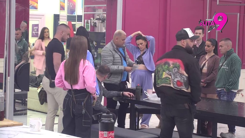 Vreme je da krene haos: Upravo počinje žurka u Eliti (VIDEO)