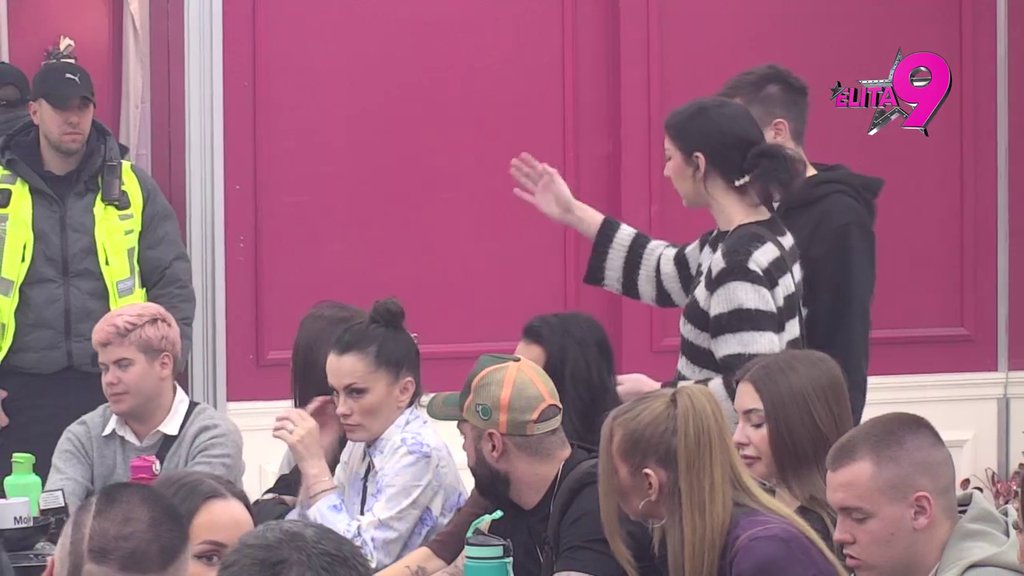 UVALJUJE GA U PROBLEME: Bebica očitao lekciju Hani jer je zakuvala haos između Bore i Neria, Terza se umešao:  NIJE TREBALO DA... (VIDEO)