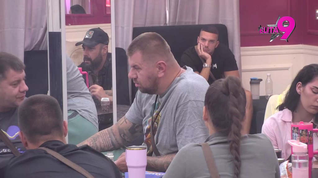 OVO MI JE NAJVEĆI BLAM: Janjuš ne može da svari odnos sa Kačavendom, pa ga njena priča bacila u rebus da li će ostati sa Vanjom! (VIDEO)