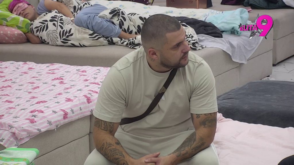 OGIGLEDNO JE DA PATIŠ: Asmin uveren da Aneli priželjkuje pomirenje sa Lukom, udelio joj nekoliko saveta! (VIDEO)