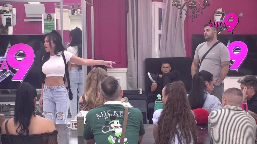 Bukti žestok rat: Maja i Stanija ponovo zaratile zbog Alibabe, leti perje bivših drugarica na sve strane! (VIDEO)