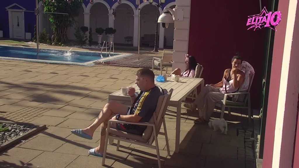 NEMA DALJE! Ivan 'pecnu' Lauru da njena energija odbija i pse i ljude, njena reakcija će vas iznenaditi (VIDEO)